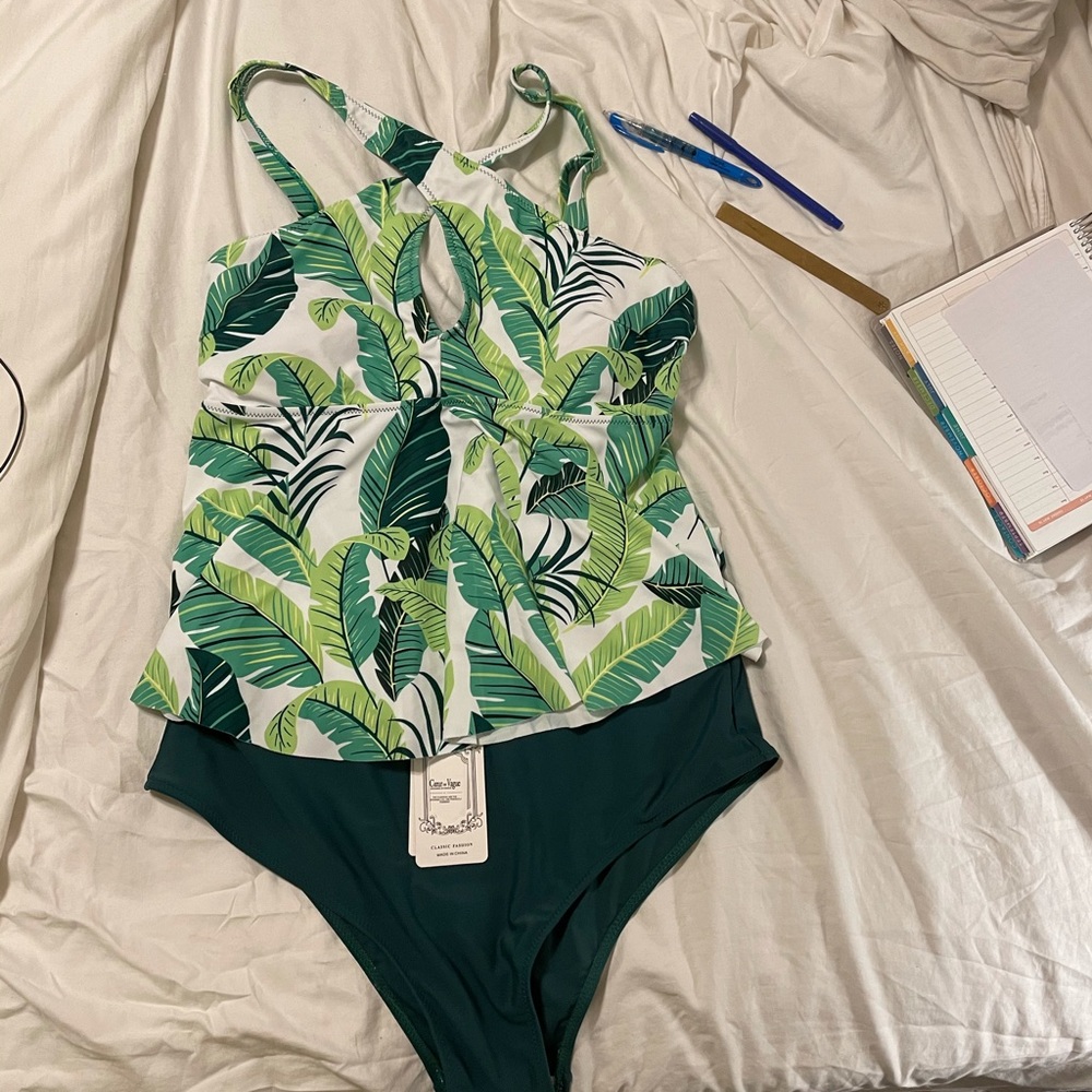 NWT Keyhole Tankini & Bottoms